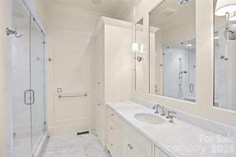 4536 Parview Drive N Charlotte NC 28226