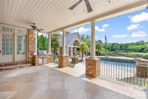 4536 Parview Drive N Charlotte NC 28226