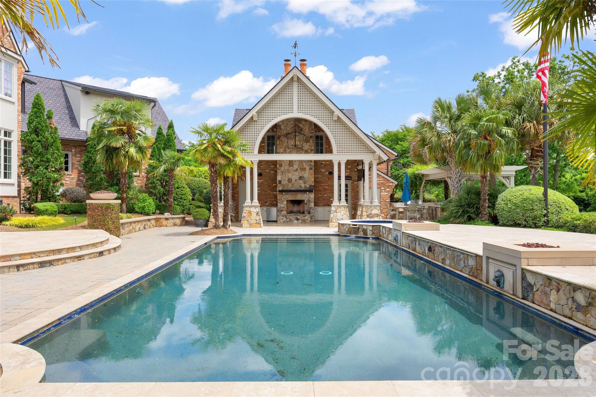 4536 Parview Drive N Charlotte NC 28226