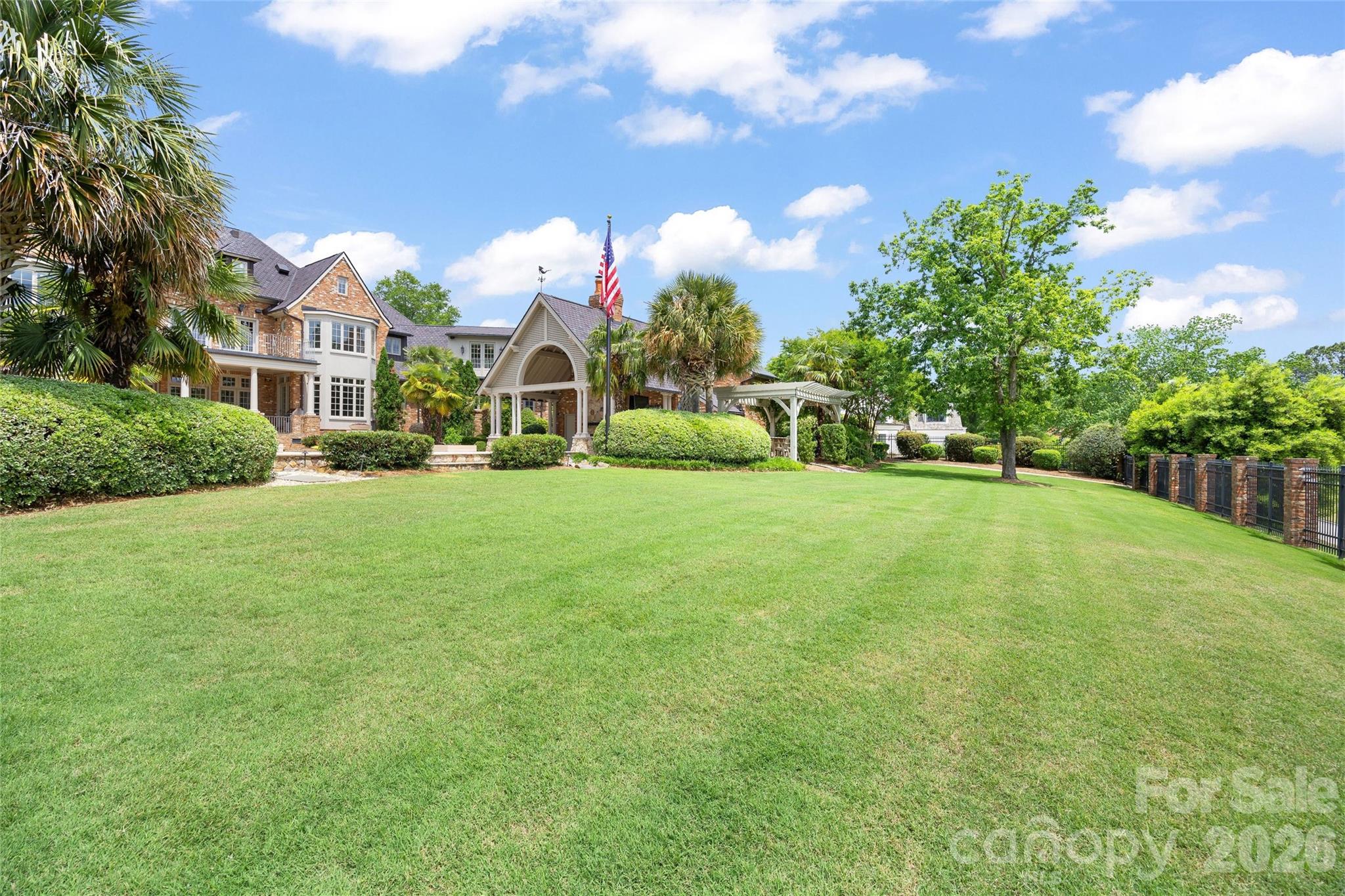 4536 Parview Drive N Charlotte NC 28226