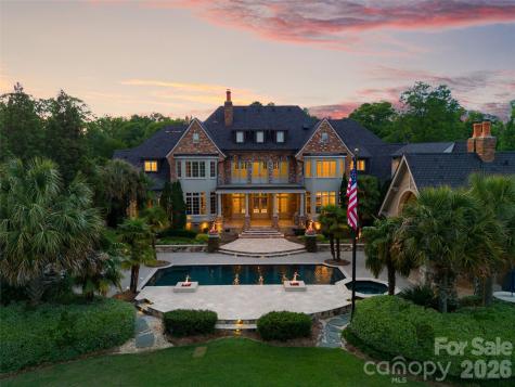 4536 Parview Drive N Charlotte NC 28226