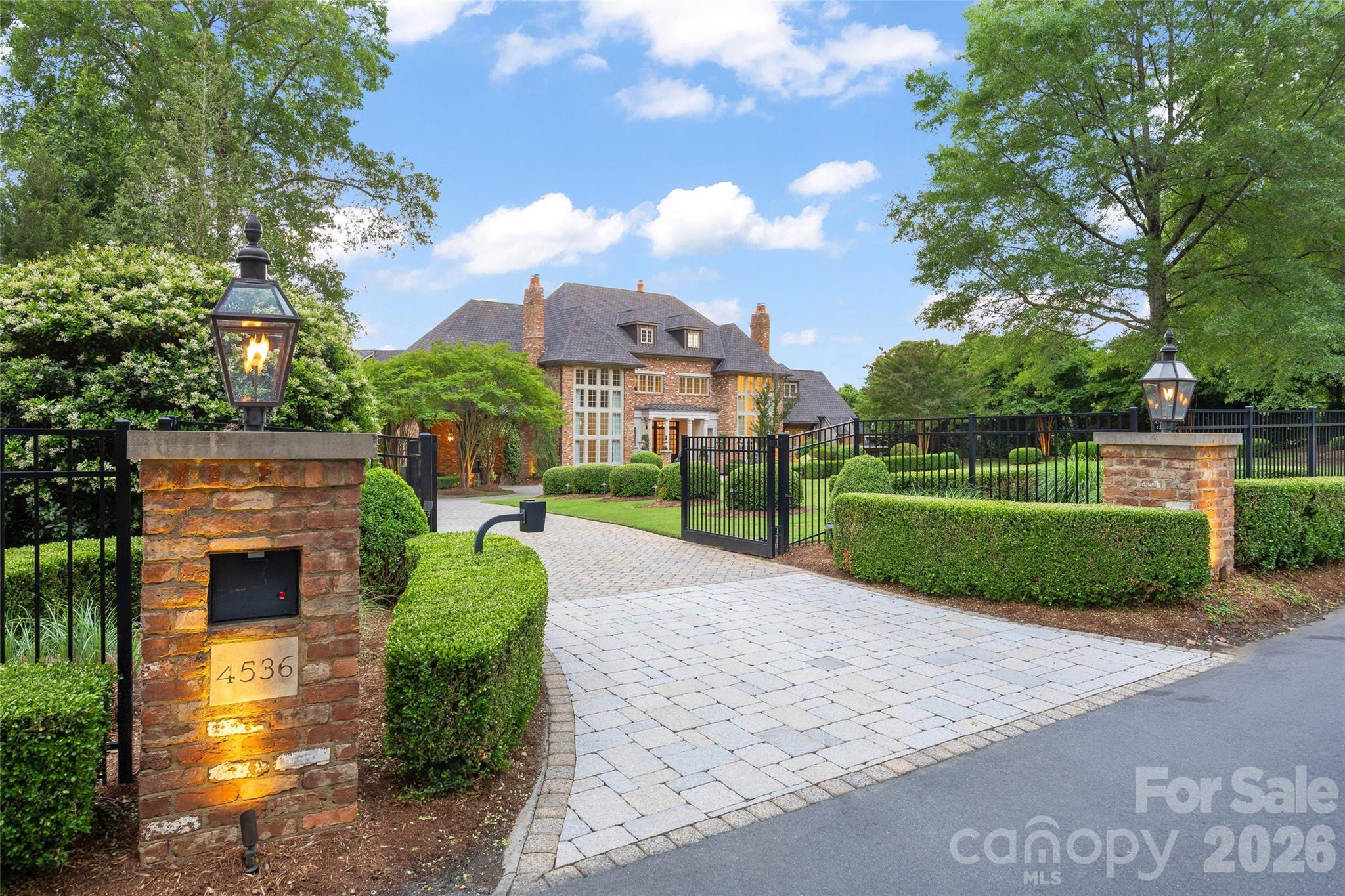 4536 Parview Drive N Charlotte NC 28226