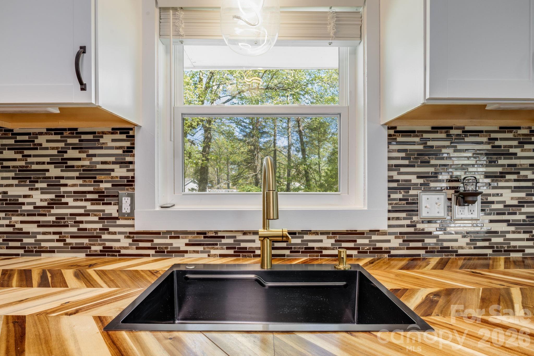 111 Sunset Hill Drive Etowah NC 28729