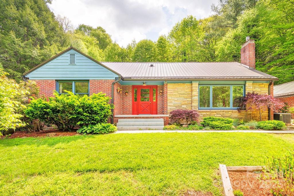 2102 Walnut Creek Road Marshall NC 28753
