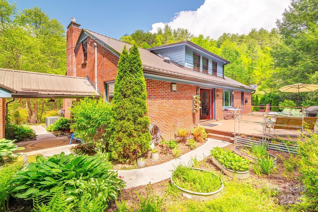 2102 Walnut Creek Road Marshall NC 28753