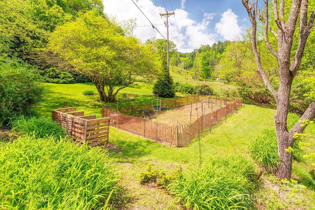 2102 Walnut Creek Road Marshall NC 28753
