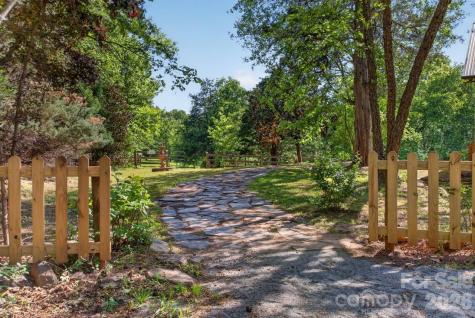 3205 Collinsville Road Columbus NC 28722