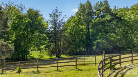 3205 Collinsville Road Columbus NC 28722