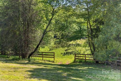 3205 Collinsville Road Columbus NC 28722