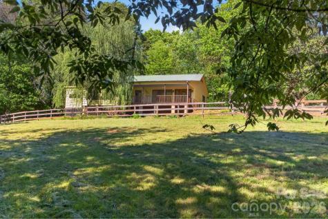 3205 Collinsville Road Columbus NC 28722