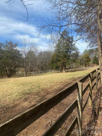 3205 Collinsville Road Columbus NC 28722