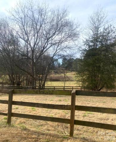 3205 Collinsville Road Columbus NC 28722