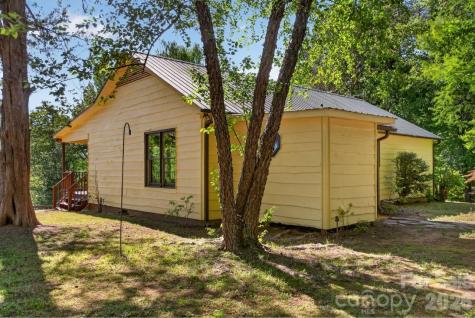 3205 Collinsville Road Columbus NC 28722
