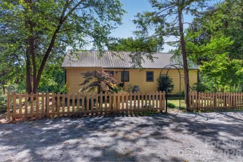 3205 Collinsville Road Columbus NC 28722