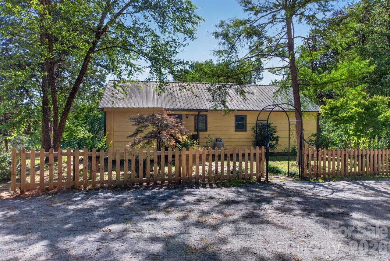 3205 Collinsville Road Columbus NC 28722
