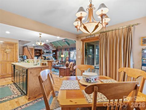 21 Ivy Ridge Road Burnsville NC 28714