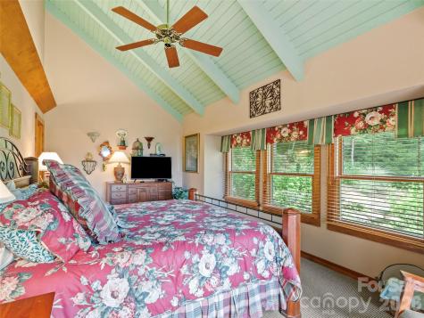 21 Ivy Ridge Road Burnsville NC 28714