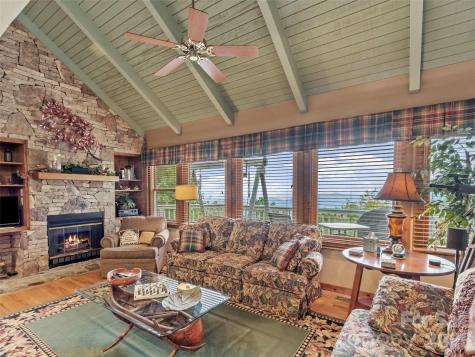 21 Ivy Ridge Road Burnsville NC 28714