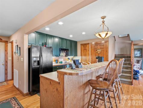 21 Ivy Ridge Road Burnsville NC 28714