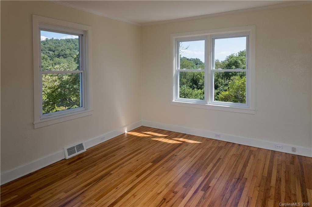 10 Cherry Lane Asheville NC 28804