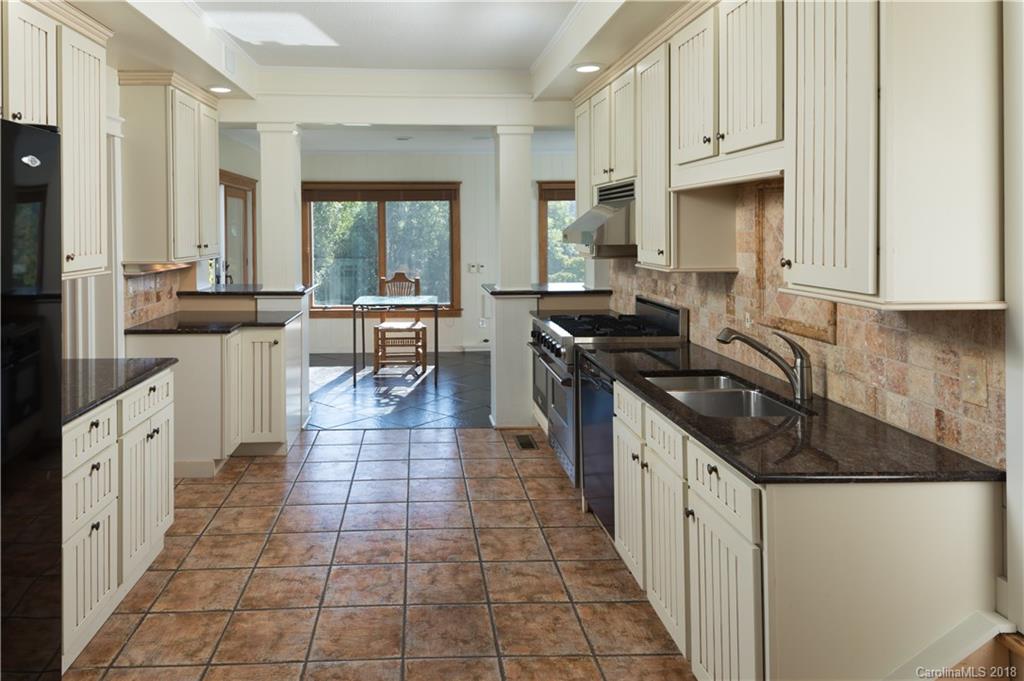 10 Cherry Lane Asheville NC 28804