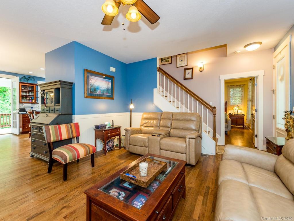 20 Oakhaven Terrace Asheville NC 28803