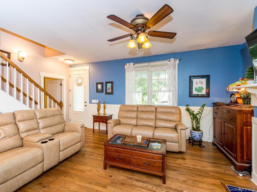 20 Oakhaven Terrace Asheville NC 28803