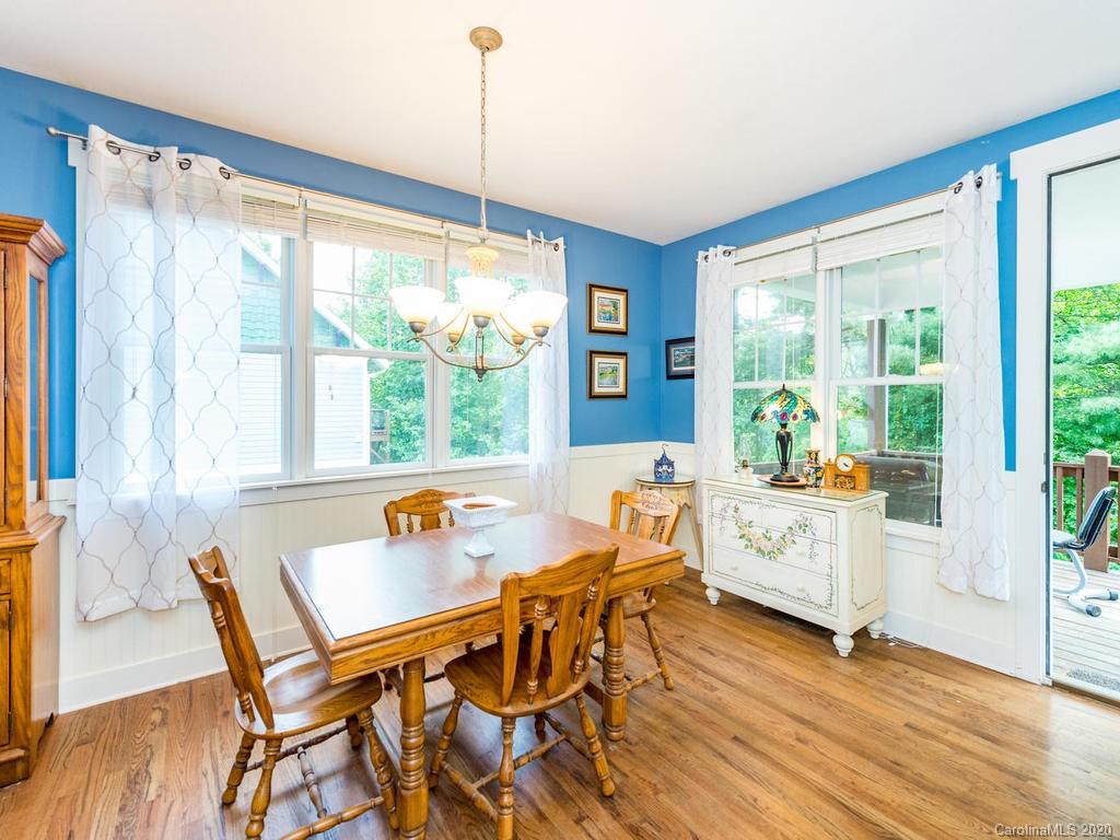 20 Oakhaven Terrace Asheville NC 28803