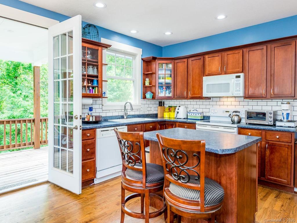 20 Oakhaven Terrace Asheville NC 28803