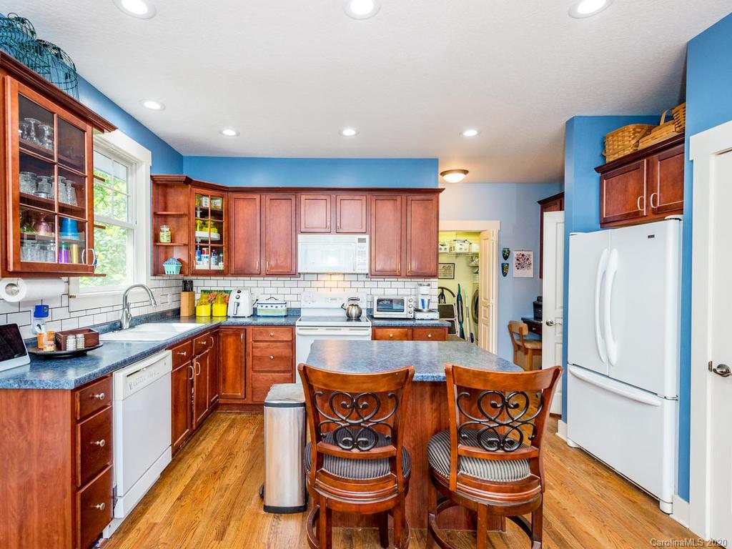 20 Oakhaven Terrace Asheville NC 28803