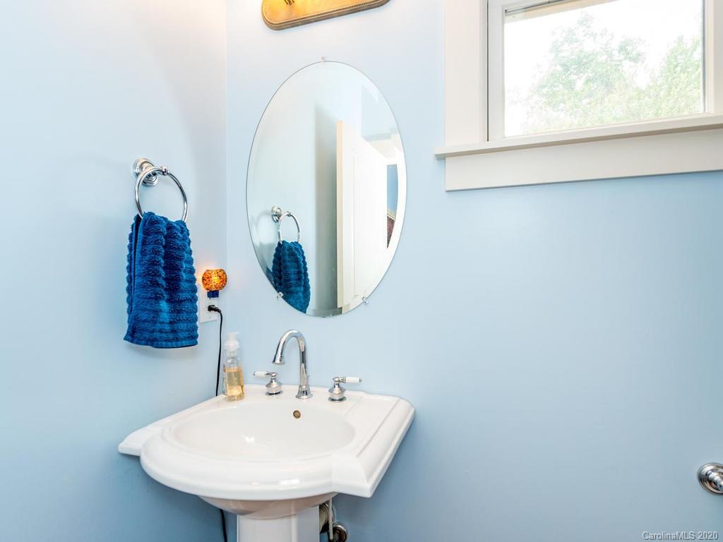 20 Oakhaven Terrace Asheville NC 28803