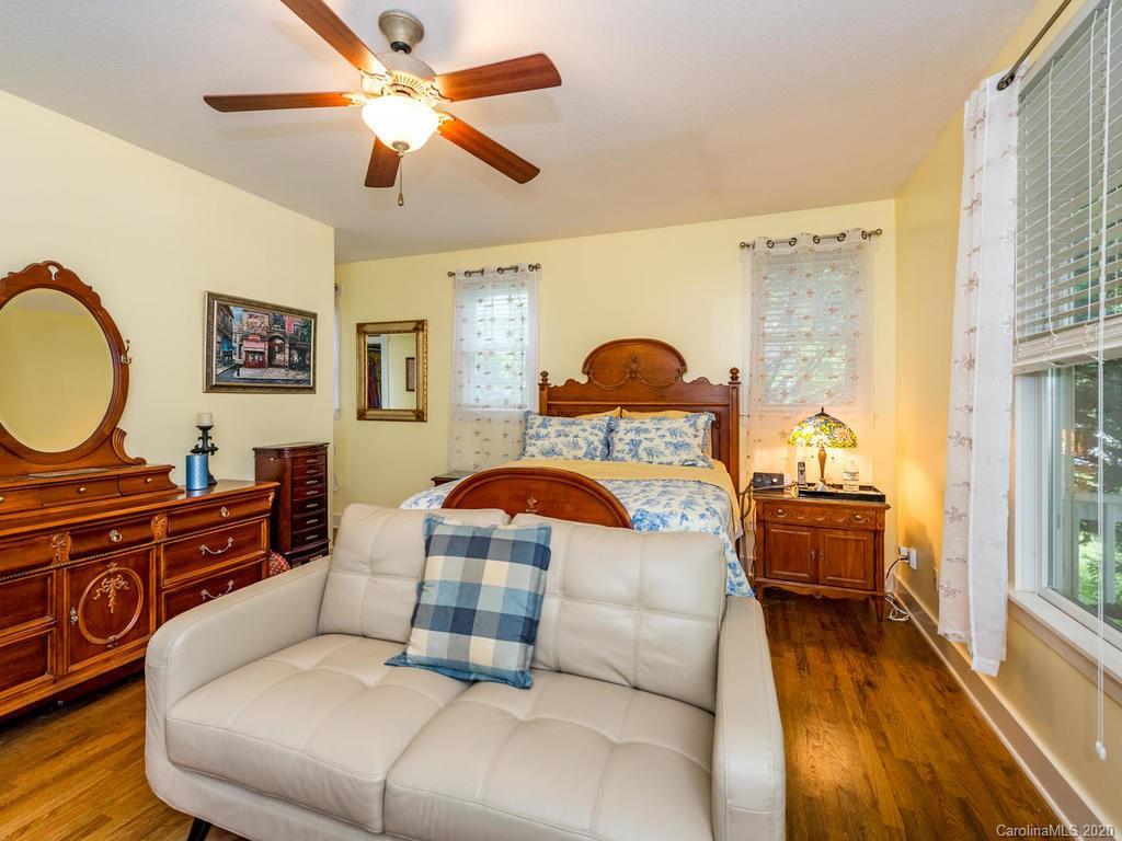 20 Oakhaven Terrace Asheville NC 28803