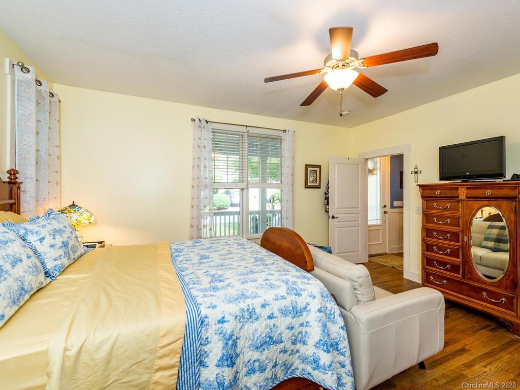 20 Oakhaven Terrace Asheville NC 28803
