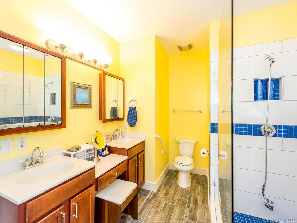 20 Oakhaven Terrace Asheville NC 28803
