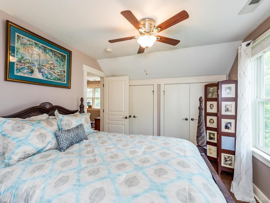 20 Oakhaven Terrace Asheville NC 28803