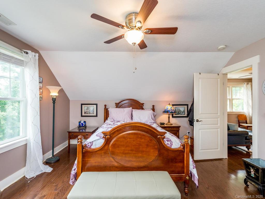 20 Oakhaven Terrace Asheville NC 28803
