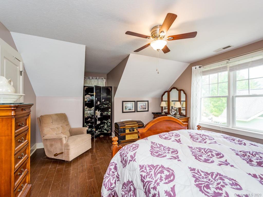 20 Oakhaven Terrace Asheville NC 28803