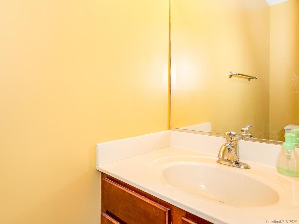 20 Oakhaven Terrace Asheville NC 28803