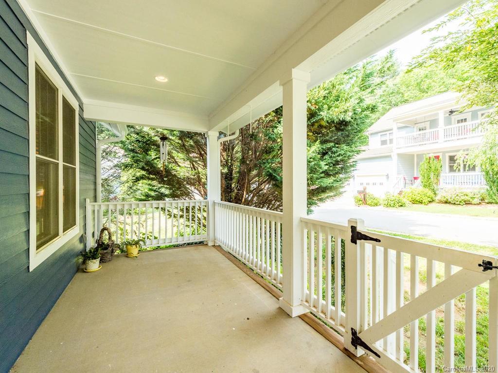 20 Oakhaven Terrace Asheville NC 28803