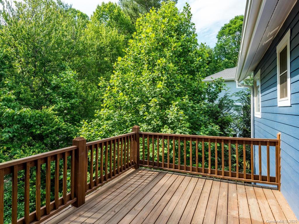 20 Oakhaven Terrace Asheville NC 28803
