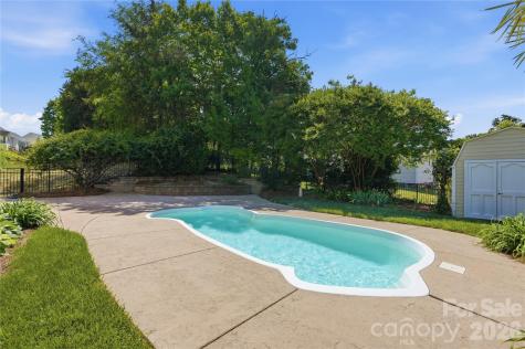 7816 Whisperingwood Drive Harrisburg NC 28075