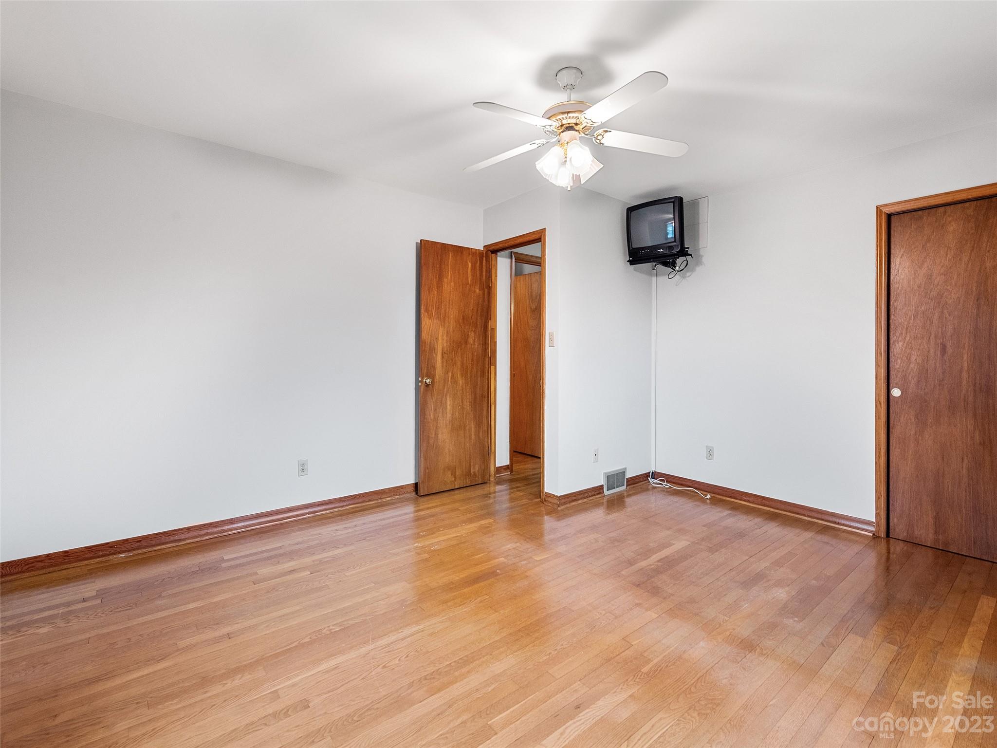 1310 Chestnut Mountain Road Canton NC 28716