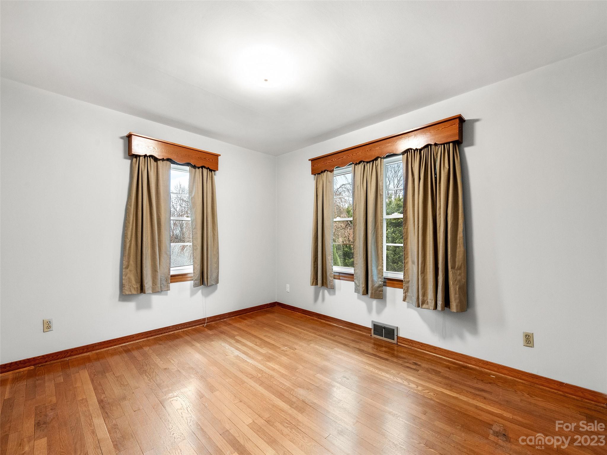 1310 Chestnut Mountain Road Canton NC 28716