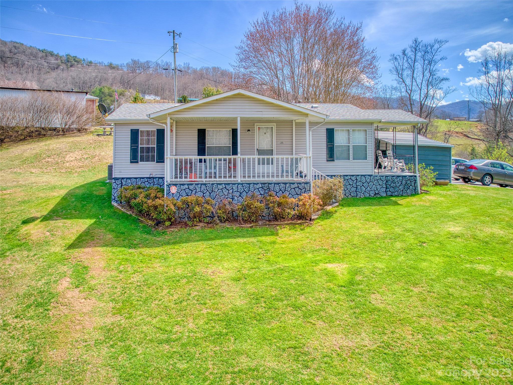 1310 Chestnut Mountain Road Canton NC 28716