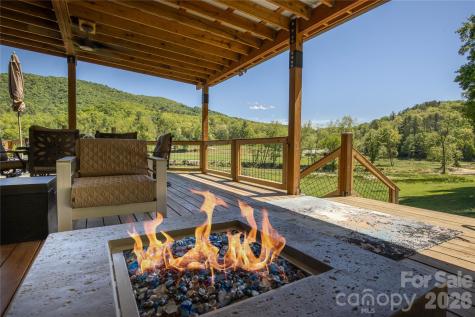 93 Franklin Crest Road Spruce Pine NC 28777