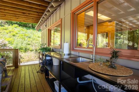 93 Franklin Crest Road Spruce Pine NC 28777
