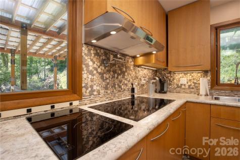 93 Franklin Crest Road Spruce Pine NC 28777