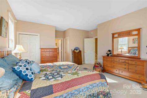 180 High Road Overlook Hendersonville NC 28739