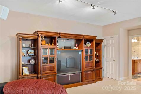 180 High Road Overlook Hendersonville NC 28739