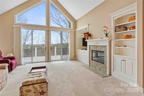 180 High Road Overlook Hendersonville NC 28739